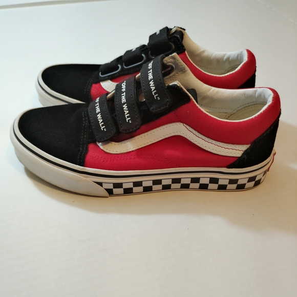 Vans Old Skool V Logo Pop With Hook And Loop Strapes Women's Size 6 Red/Black - Picture 2 of 8